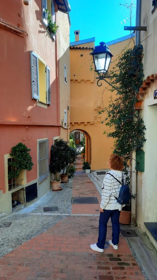 Menton, Centre Historique, Vue Mer Экстерьер фото