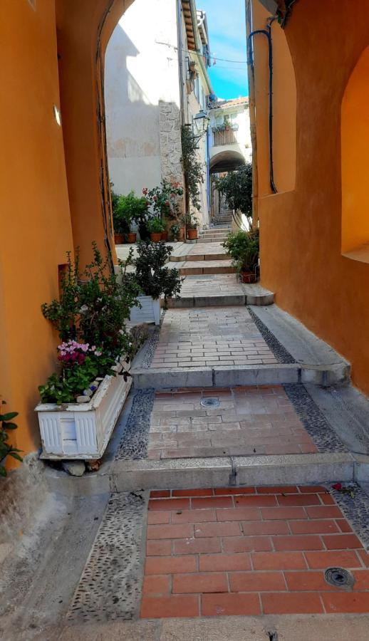 Menton, Centre Historique, Vue Mer Экстерьер фото